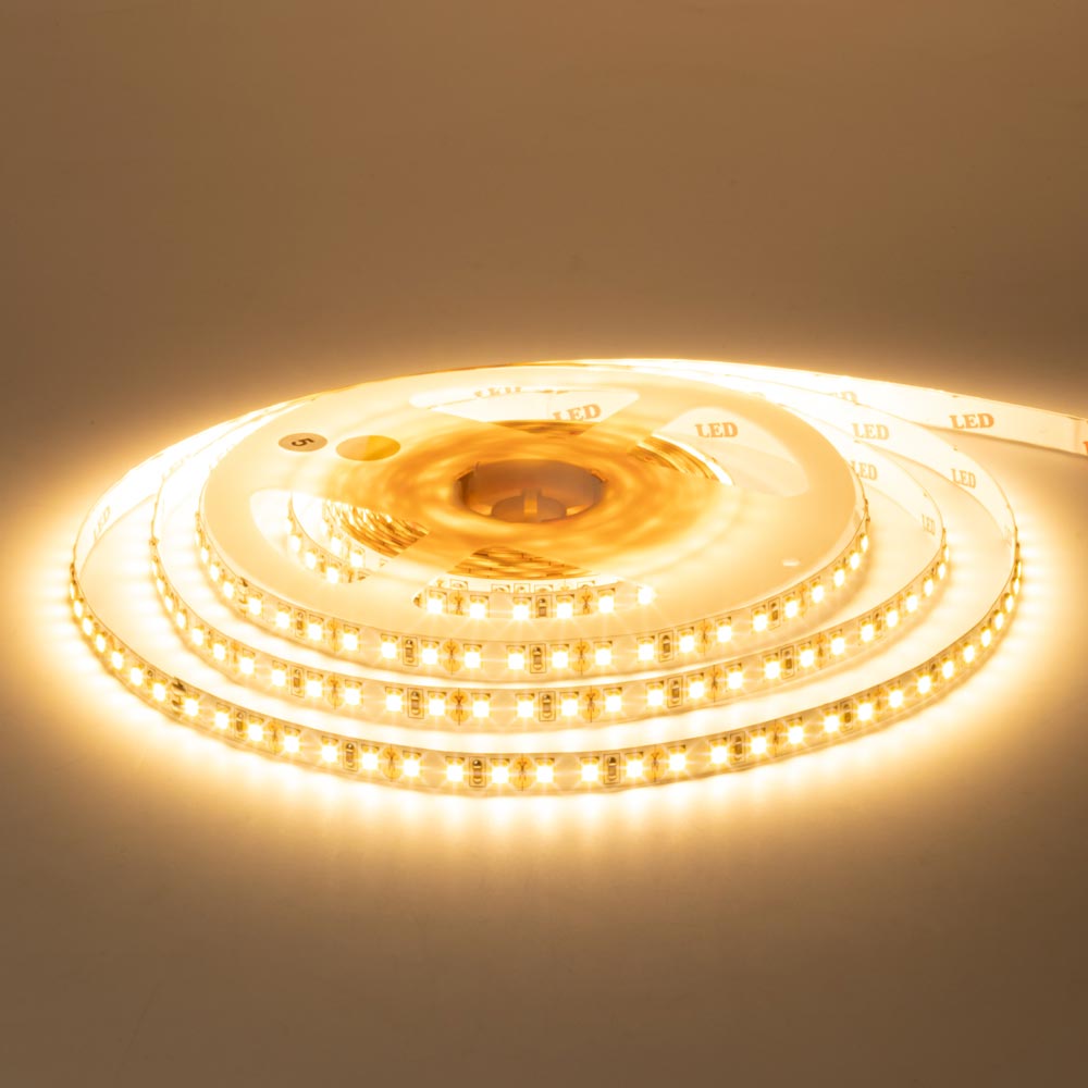 Светодиодная лента теплая белая 12V smd2835 120LED/м IP65